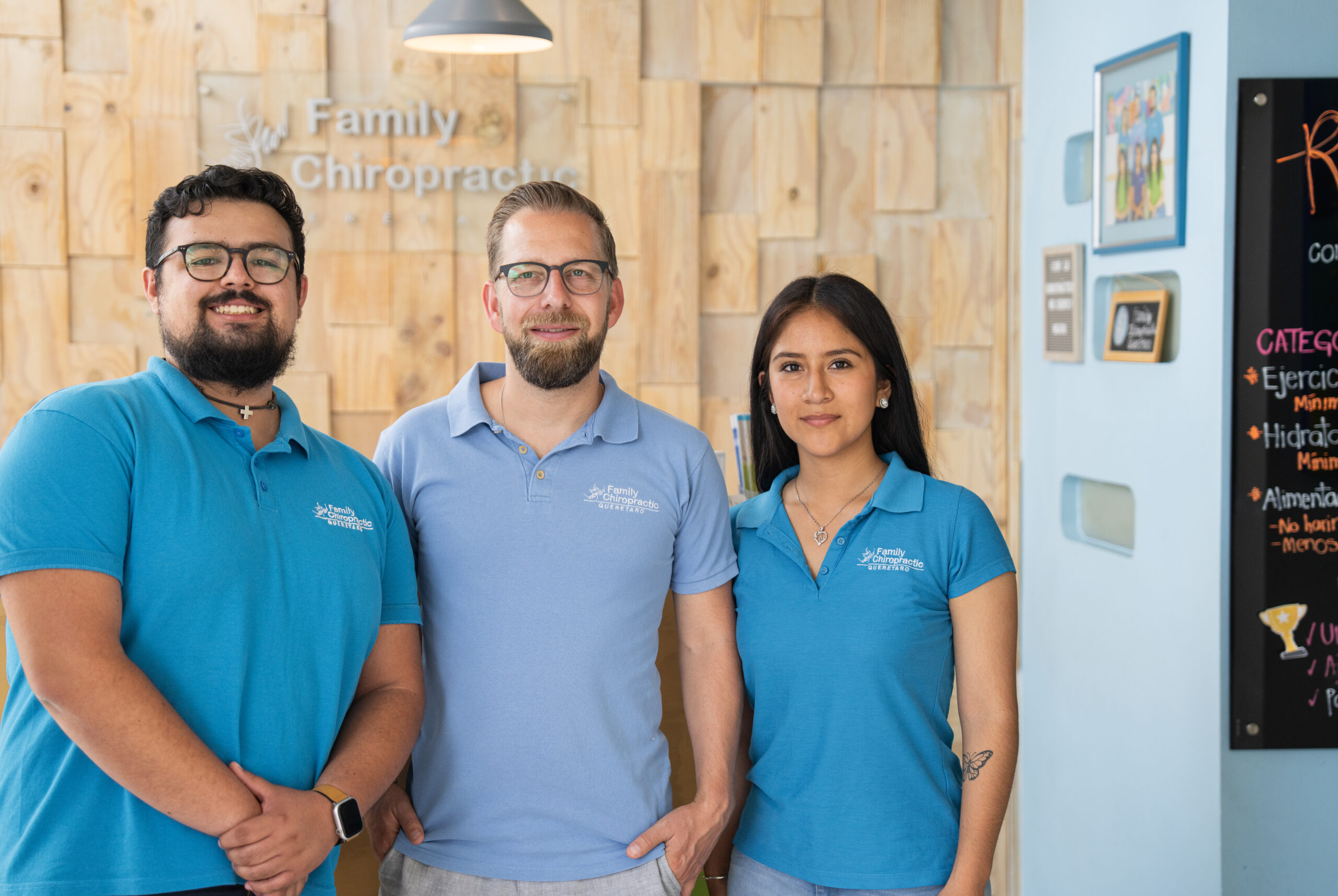 Equipo de quiroprácticos de Family Chiropractic Querétaro